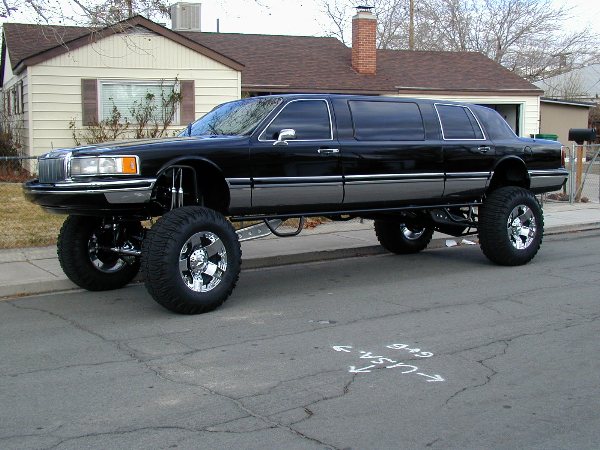 Aug 2006, The CRAZY Mofo's Lifted Limo.